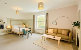 Central Studio Flat With Parking Permit